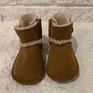 UGG Lemmy II Bootie Size 4/5